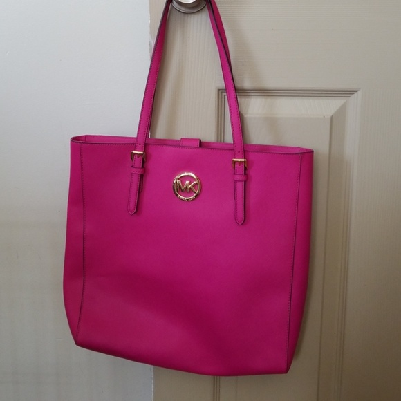 Michael Kors Handbags - Michael Kors purse